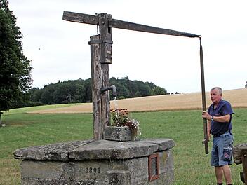 Am Erlebnisweg "Quellen um Jesserndorf" ist künftig auch dieser historische Ziehbrunnen aus dem Jahre 1891 zu sehen. Foto: Geiling