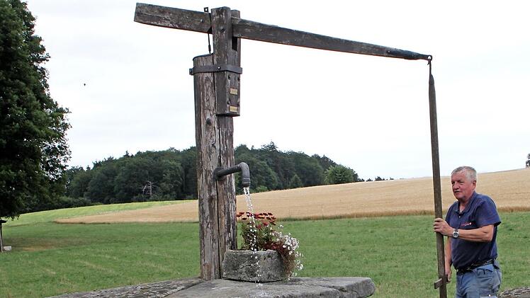 Am Erlebnisweg "Quellen um Jesserndorf" ist künftig auch dieser historische Ziehbrunnen aus dem Jahre 1891 zu sehen. Foto: Geiling
