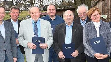 Ehrungen bei der Ebersdorfer CSU (von links): Rainer Mattern, Thomas Schauder, Gunter Angerm&uuml;ller, Sebastian Stamm, Horst Siller, Gerd Stamm, Monika He&szlig;, Thorsten Schmidt  Foto: Alexandra Kemnitzer