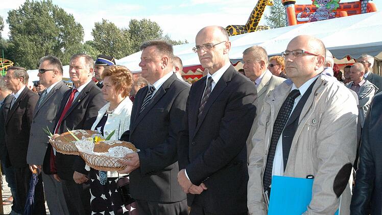 Landrat Wilhelm Schneider unter den Ehrengästen beim Erntdedankfest in Klobuck.