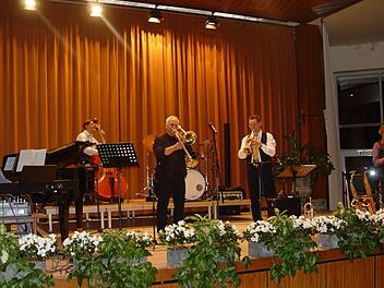 "UniMusicum" und Friends begeisterten wieder das Brückenauer Publikum nach dem ersten Konzert der Winterpause. Foto: Brigitta Kempe-Wolf