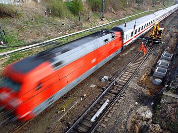 Signalkabel durchtrennt: Sabotage an einem Bahngleis in Nürnberg. Symbolfoto: Jens Büttner, dpa