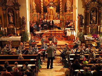 Das traditionelle Adventskonzert der Musikvereinigung Machtilshausen bot viele Höhepunkte. Foto: Astrid Zier