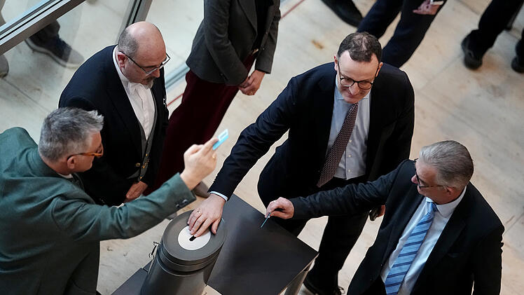 Bundestag beschließt Rentenpaket: Das soll sich ab 2026 für Rentner ändern