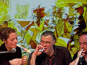 Anna Staab, Helmut Jakobi und Sebastian Pass stellen den vierten Band der Comic-Reihe "Blacksad" in der Reihe "Freistaat Coburg" in der Reithalle vor.Fotos: Jochen Berger