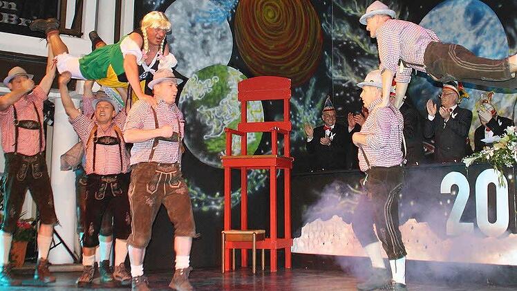 Einer der zahlreichen Glanzlichter der "Bärbels"-Auftritte war im Frühjahr 2013. Die Mitglieder (von links) Jörg Dellert, Christian Scholz, Manfred Griebel, Markus Mauer, Dietmar Brech, Matthias Höfler, Wolfgang Sidon und Markus Fausten erhielten tosenden Applaus.Foto: Ralf Naumann