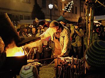 In Franken er&ouml;ffnen zum 1. Dezember viele Weihnachtsm&auml;rkte. In N&uuml;rnberg gibt es die gr&ouml;&szlig;te Feuerzangenbowle der Welt zu sehen und auch einen Mittelaltermarkt wird es in F&uuml;rth geben. Foto: Stadt Bamberg