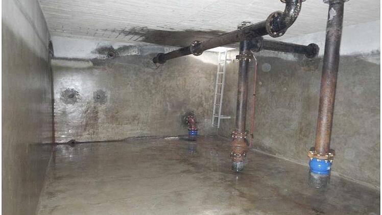 Der  Reinwasserbehälter im Wasserwerk weist bauliche Verschleißerscheinungen auf. Auf seiner letzten Sitzung am Mittwoch stimmte der Gemeinderat geschlossen einer Sanierung zu.