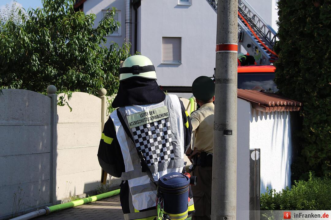 Hoher Sachschaden bei Dachstuhlbrand in Cadolzburg