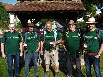 Winfried Warner, Wolfgang Baumgartner, Peter Randak, Otto Dattinger und Lorenz Bieringer (v. l.) gefällt es im Aischgrund. Foto: privat