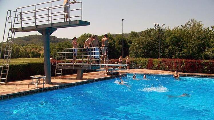 Mit vielen Wochen Verspätung beginnt in Thurnau am kommenden Samstag die Badesaison.