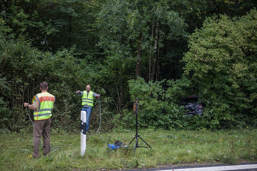 Rednitzhembach: 20-Jähriger stirbt bei Autounfall