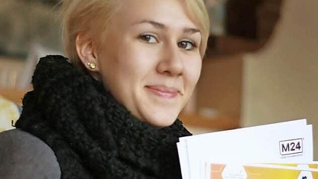 Sie hat es geschafft: Sarah Pachsteffl zeigt stolz ihre Teilnahmebescheinigung der "Zeig Dich!"-Tour von 2012. Sie war für sie der Türöffner für einen Ausbildungsplatz bei der Triebsdorfer Firma M24. Foto: Katja Nauer