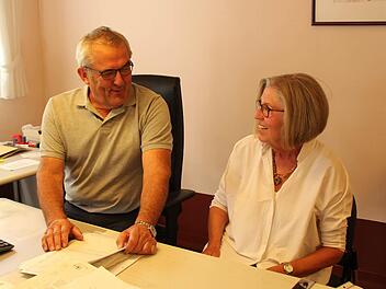 Günter Brehm im Gespräch mit Johanna Blum.  Fotos: Sabine Memmel