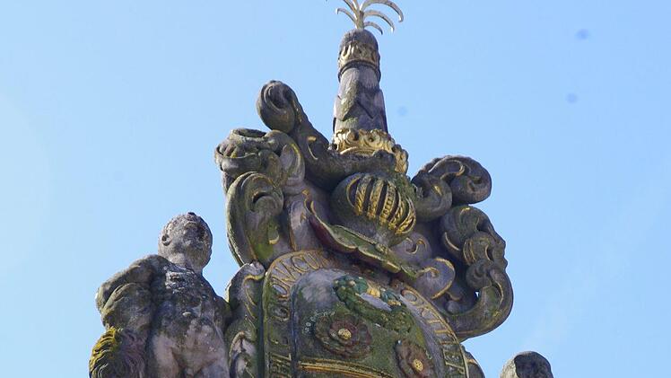 Das neue Stadtwappen zeigt an den Seiten zwei der geschundenen Männer. Deren Namen finden sich in historischen Quellen. Foto: Marco Meißner