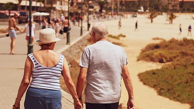 Symbolbild: Auswandern, Alter, Urlaub