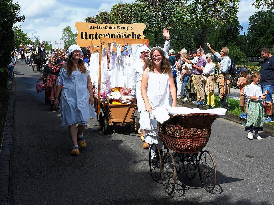 Großer historischer Festzug durch Bad Kissingen!