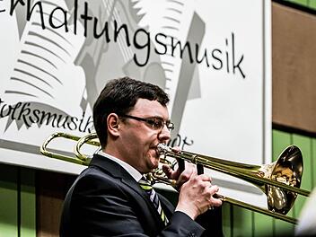 Daniel Härich beeindruckte mit einem Posaunen-Ländler.Foto: Jochen Berger