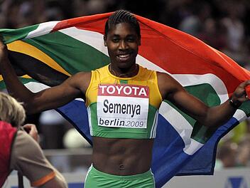 Die südafrikanische Läuferin Caster Semenya zählt auch bei den Olympischen Spielen in Rio zu den Favoriten - zurecht bei den Frauen. Dabei hielten sie viele lange für einen Mann. Foto: dpa