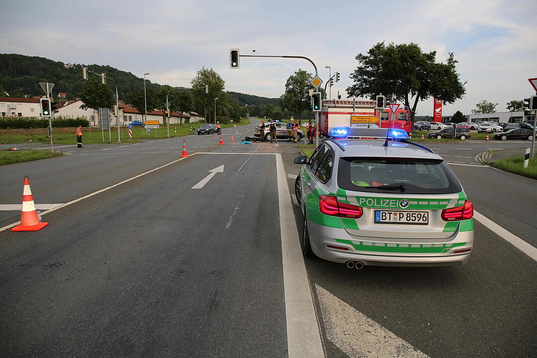 Kreis Kulmbach: Lkw-Fahrer übersieht Motorradfahrerin bei Wirsberg