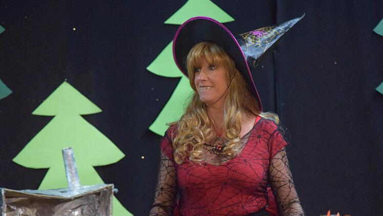 Die böse Hexe hat einen teuflischen Plan ausgeheckt - ob Hänsel und Gretel sie aufhalten können? Foto: Daniela Pondelicek