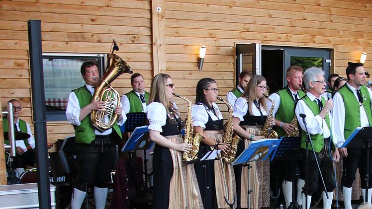 Ein "Prosit der Gemütlichkeit" wünschte die Gastkapelle aus Steinwiesen beim Böhmischen Abend in Stadtsteinach.