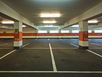 Notrufmissbrauch in Würzburger Parkhaus alarmiert Einsatzkräfte