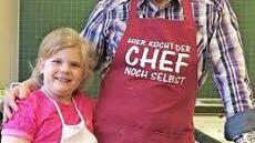 Werner Przibilla kocht in den DKSB-Räumen gerne mit den Kindern. Foto: Carmen Schwind