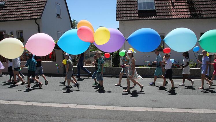 Impressionen vom Burghaiger Wiesenfest Foto: Stephan Stöckel