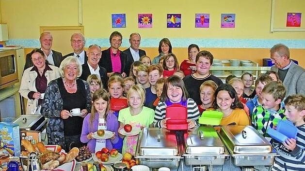 Die ehemalige Bundesministerin Renate Schmidt (vorne links) ist die Schirmherrin des Projekts "Gesundes Fr&uuml;hst&uuml;ck". Foto: privat