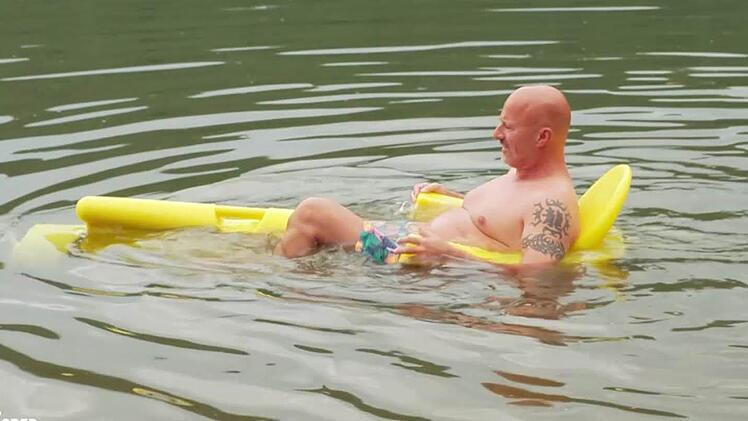 Anfangs bereitet der "Subalo" Detlef Steves Spaß, dann Schmerzen.