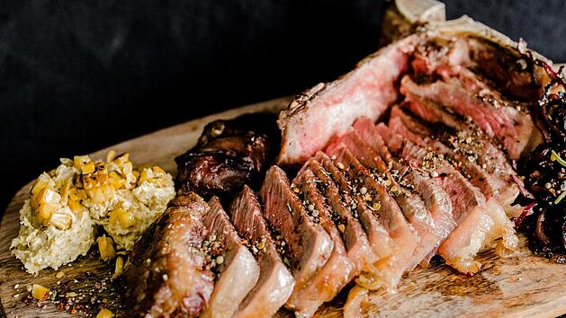 Das Gericht "Bistecca alla Fiorentina" ist ein Highlight in diesem Sommer.  Foto: Kristin Kehr, Steelraum