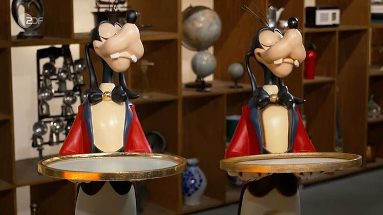 Bei den beiden Figuren im Studio handelte es sich um Exemplare aus Polyresin, einem Kunstharz.