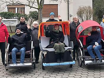Kapit&auml;nsschulung in Bamberg, stehend v.&nbsp;l.: Michael Wagner (Seniorenzentrum Litzendorf), Andreas Steuer (Wilhelm L&ouml;he), Karin Sp&ouml;rl (Elisabeth-Verein Pottenstein), Dirk Doppelstein (Seniorenvertretung Ebermannstadt), Monika Reinwand (Elisabeth-Verein), Caroline Kuhl (Radeln ohne Alter); sitzend v.&nbsp;l.: Roland Connolly (Wilhelm L&ouml;he), Melanie Schulz (Elisabeth-Verein) und Renate Hofmann (Seniorenvertretung Ebermannstadt)