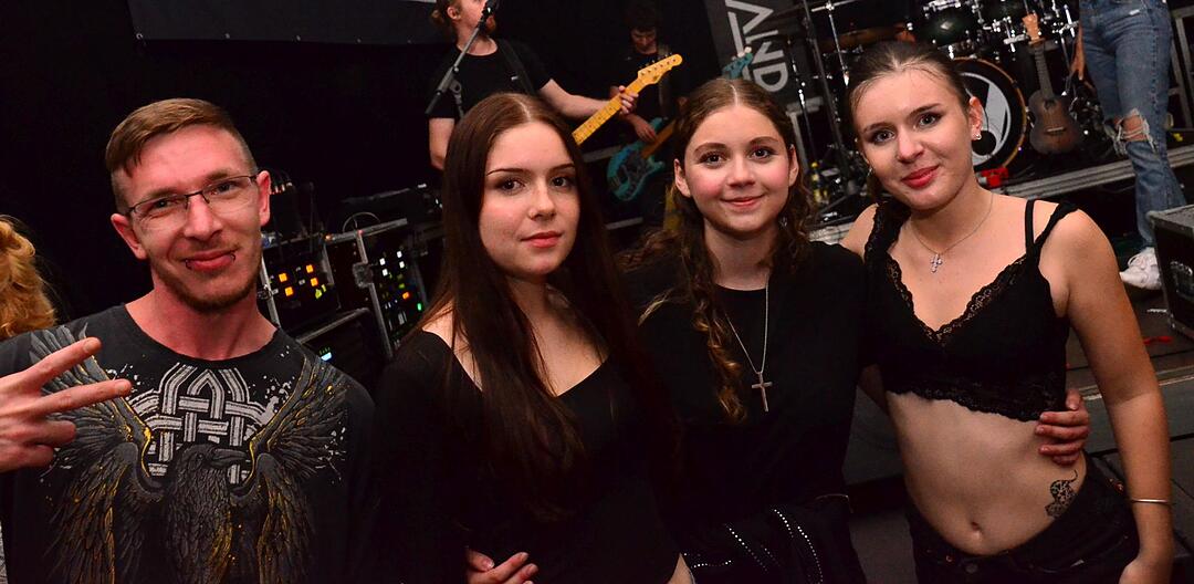 Party mit der Band "CAVELAND"