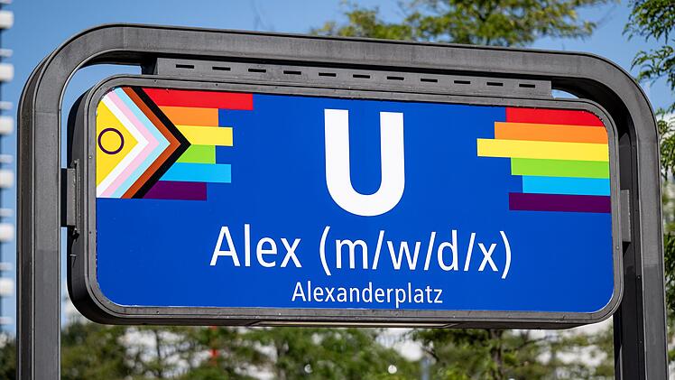 Vor dem CSD in Berlin