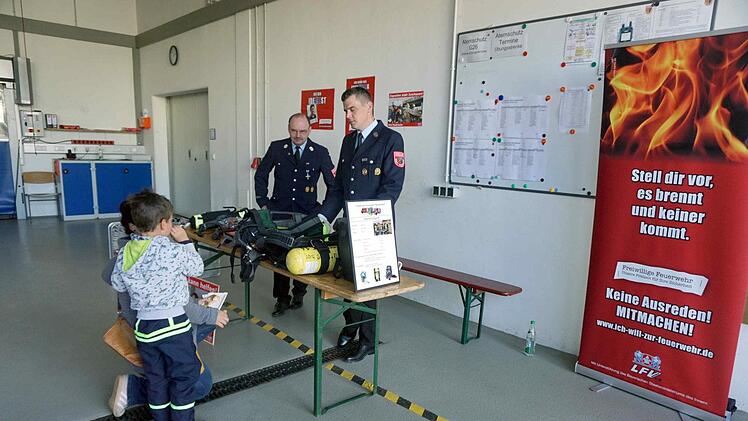 Die Weisendorfer Feuerwehr hatte ihre Türen geöffnet.    Foto: Richard Sänger