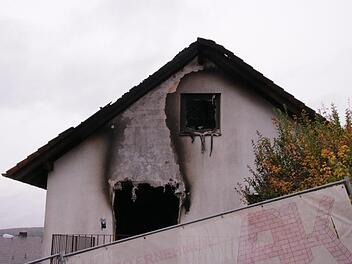 Das Wohnhaus in der Bergstraße ist nach dem Brand zerstört und nicht mehr bewohnbar.Benedikt Borst