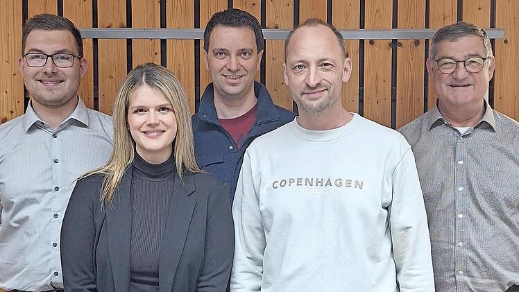 Die neue Vorstandschaft der Blaskapelle (von links): Georg Schutster, Theresa B&ouml;hm, Sebastian Kunzelmann, Philipp Hanft und G&uuml;nter Schuster .