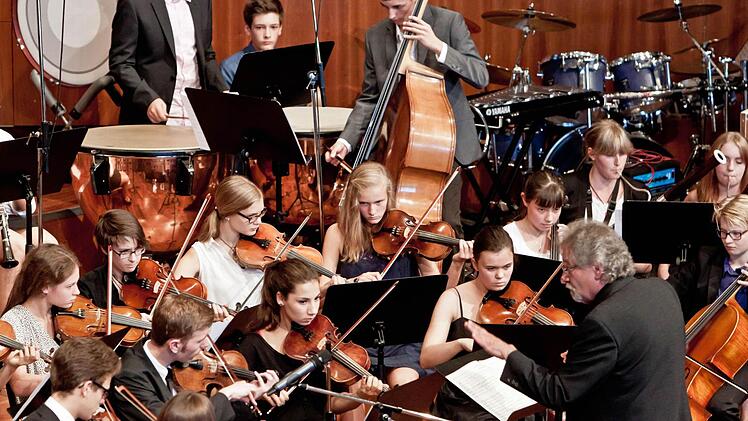 Das sinfonische Orchester des Albertinums spielte unter der Leitung von Martin Bram.Fotos: Jochen Berger