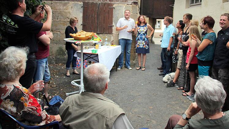 Bei der Eröffnung Foto: Bettina Knauth
