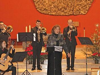 Das "Consortium Musicum" gastierte in Ebelsbach schon einmal mit Bläsern und Sängerin. Jetzt kommt das Ensemble wieder. Als "Meister der Posaune" gilt Harry Ries (Zweiter von rechts).  Foto: Günther Geiling/Archiv