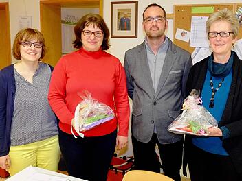 Die Vorsitzenden Martina Kunkel (links) und Christoph Emmerth dankten Christine Huppmann und Dr. Birgit Keßler (rechts) für deren langjährige Vorstandsarbeit.  Fotos: Gerd Schaar