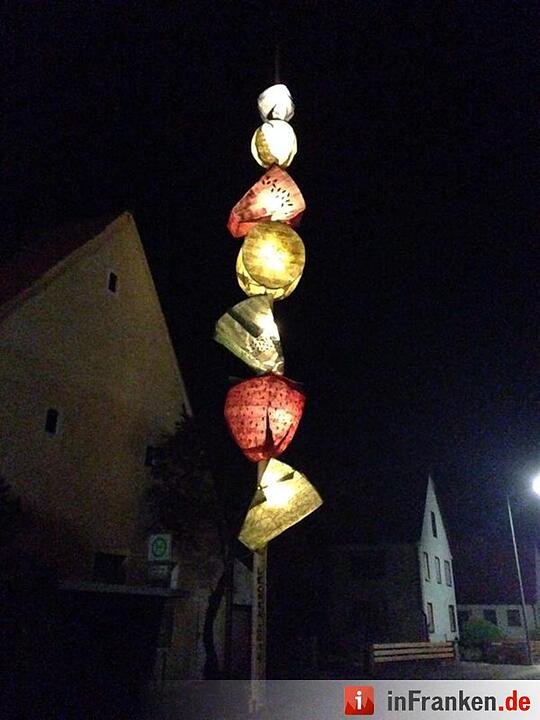 Die verrückten Maibäume in Dorfkemmathen