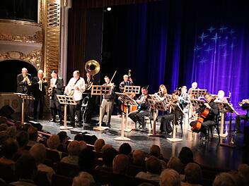 Die Frankfurt Swing All Stars standen zum ersten Mal mit dem Bad Kissinger Kurorchester auf der Bühne. Foto: Ralf Ruppert