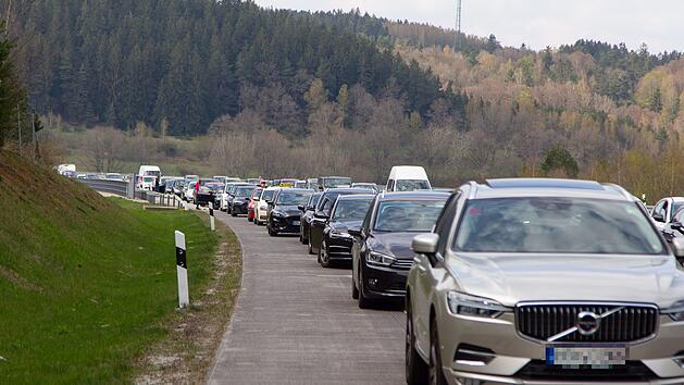 100 Fahrzeuge legen Verkehr auf A9 &bdquo;bewusst lahm&ldquo; &ndash; Polizei beendet Protest