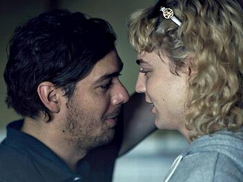 Ermittler Robert (Timocin Ziegler) braucht Leni (Thea Ehre) als Lockvogel, um an einen Großdealer heranzukommen.