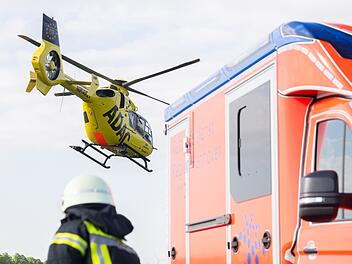 Motorradunfall bei Fladungen: Zwei Schwerverletzte Motorradunfall bei Fladungen: Zwei Schwerverletzte