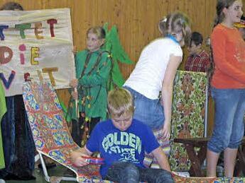 Die Welt retten ist die Botschaft des Jubiläumsstücks, das die Theatergruppe Chamäleons aufführt. Foto: privat