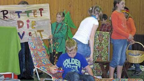 Die Welt retten ist die Botschaft des Jubiläumsstücks, das die Theatergruppe Chamäleons aufführt. Foto: privat